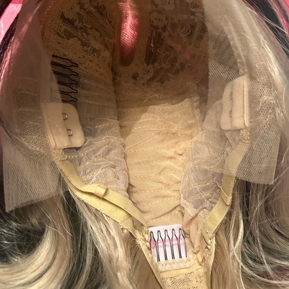 Brand new Chelsey Smith Crown - Picture 9 of 9